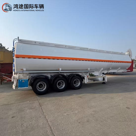 3 essieux/ 40000L/42000L/45000L en acier au carbone/acier inoxydable/réservoir en alliage d'aluminium/camion-citerne semi-remorque pour le transport de pétrole/carburant/diesel/essence/brut/eau/lait